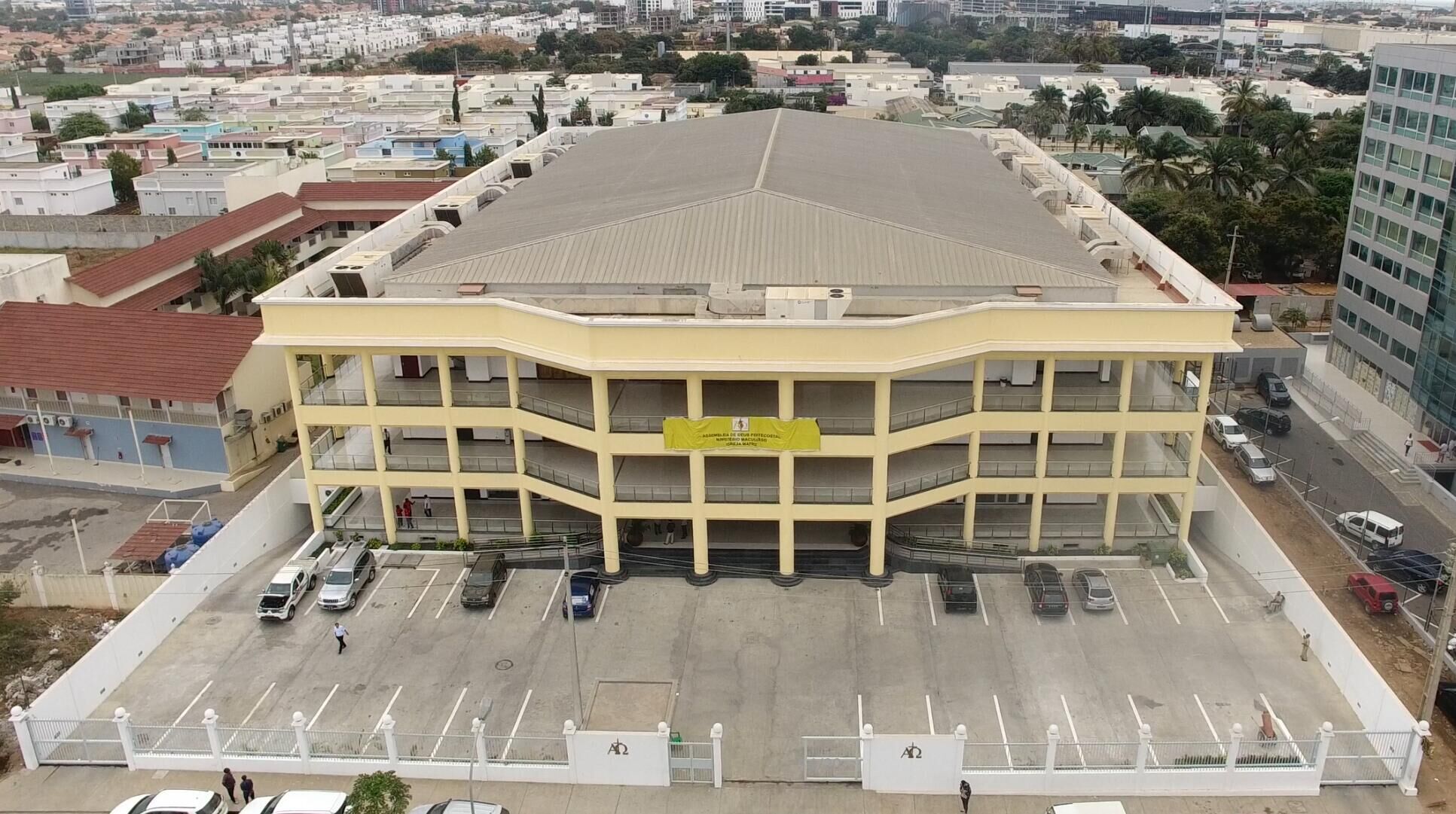 安哥拉羅安達TALADONA大教堂項目CERIM?NIA DA IGREJA TALATONA IN LUANDA, ANGOLA.jpg